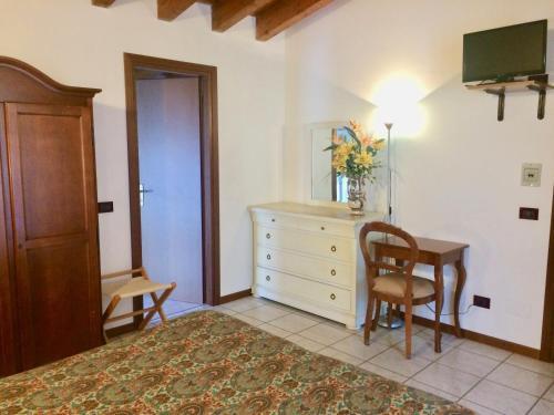 Hotel Edelweiss Сан-Дзено-ди-Монтанья Экстерьер фото