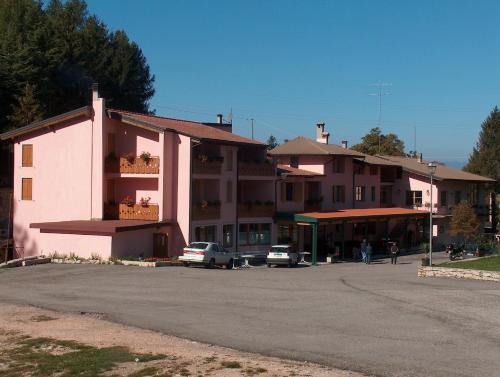 Hotel Edelweiss Сан-Дзено-ди-Монтанья Экстерьер фото