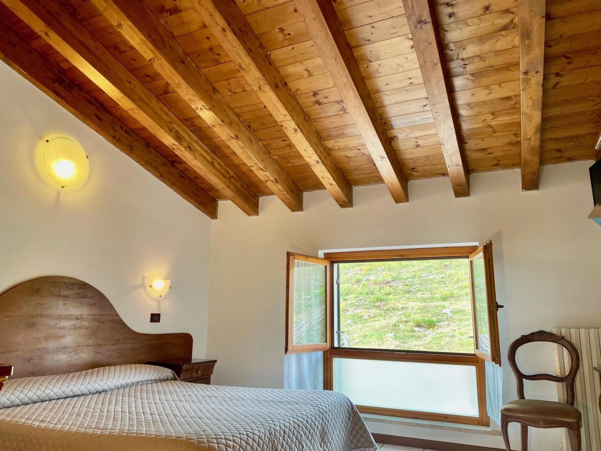 Hotel Edelweiss Сан-Дзено-ди-Монтанья Экстерьер фото